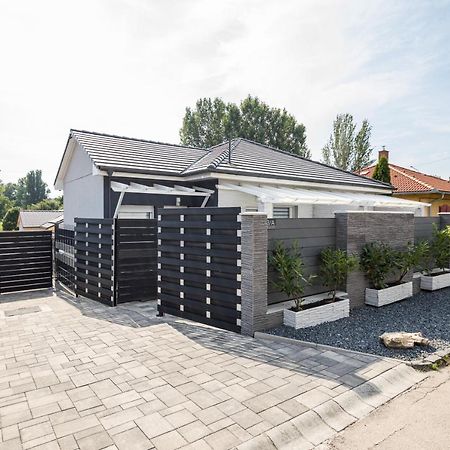 Balatonic Lemon Apartmanhaz Siófok Exteriör bild