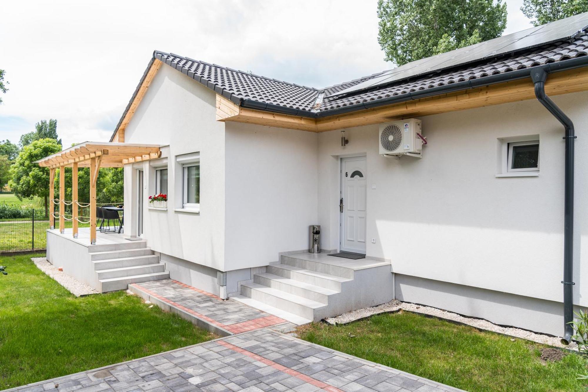 Balatonic Lemon Apartmanhaz Siófok Exteriör bild