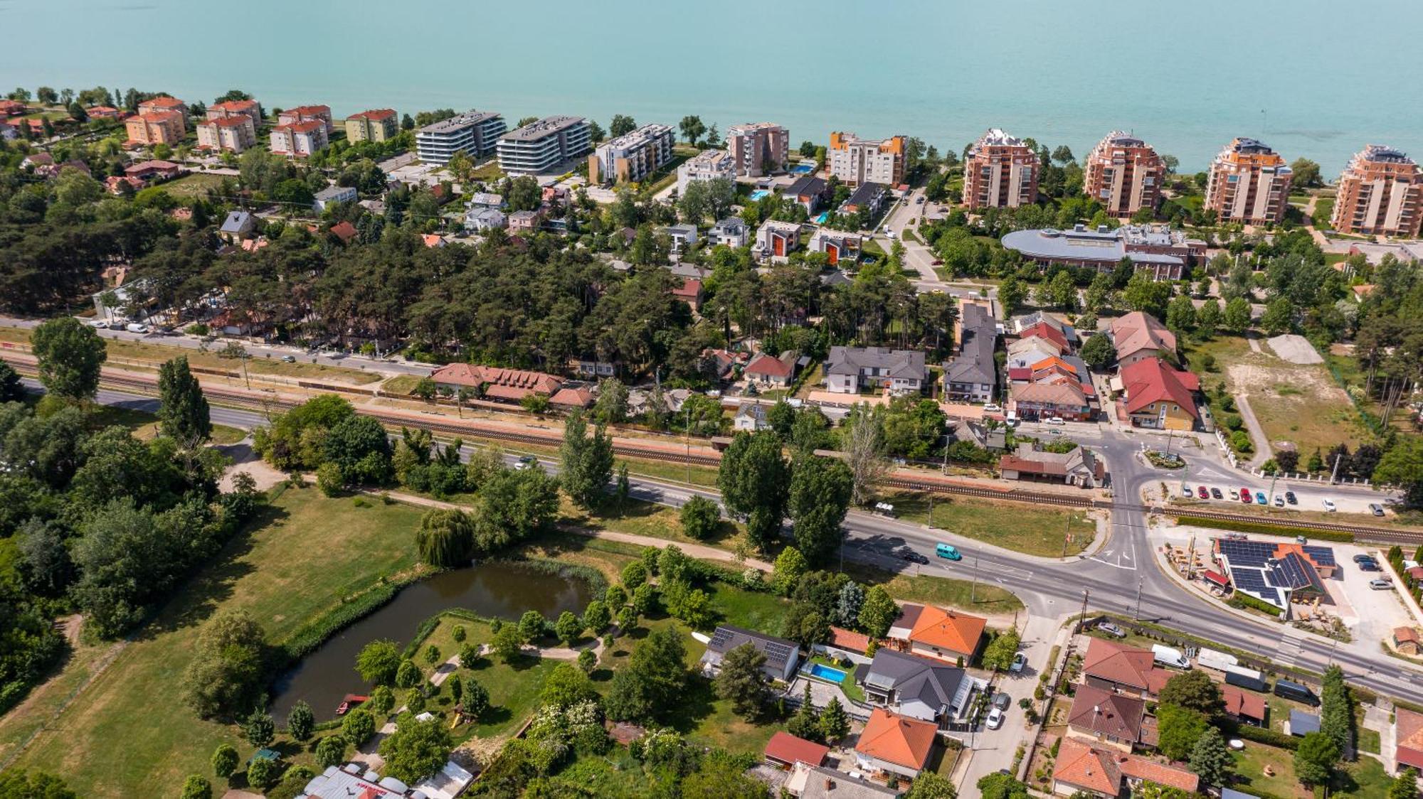Balatonic Lemon Apartmanhaz Siófok Exteriör bild